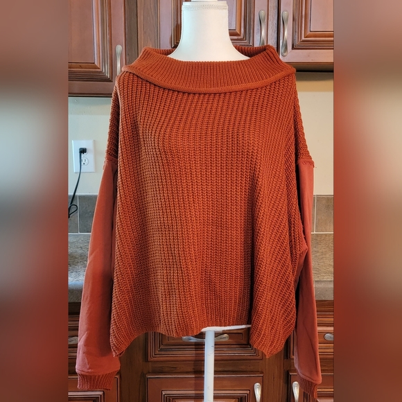 Easel Rust Oversized Knit Sweater Women's Size Small NWT - Picture 3 of 11
